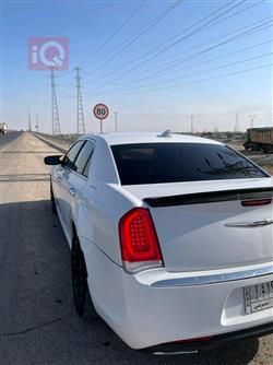 کرایسلەر 300